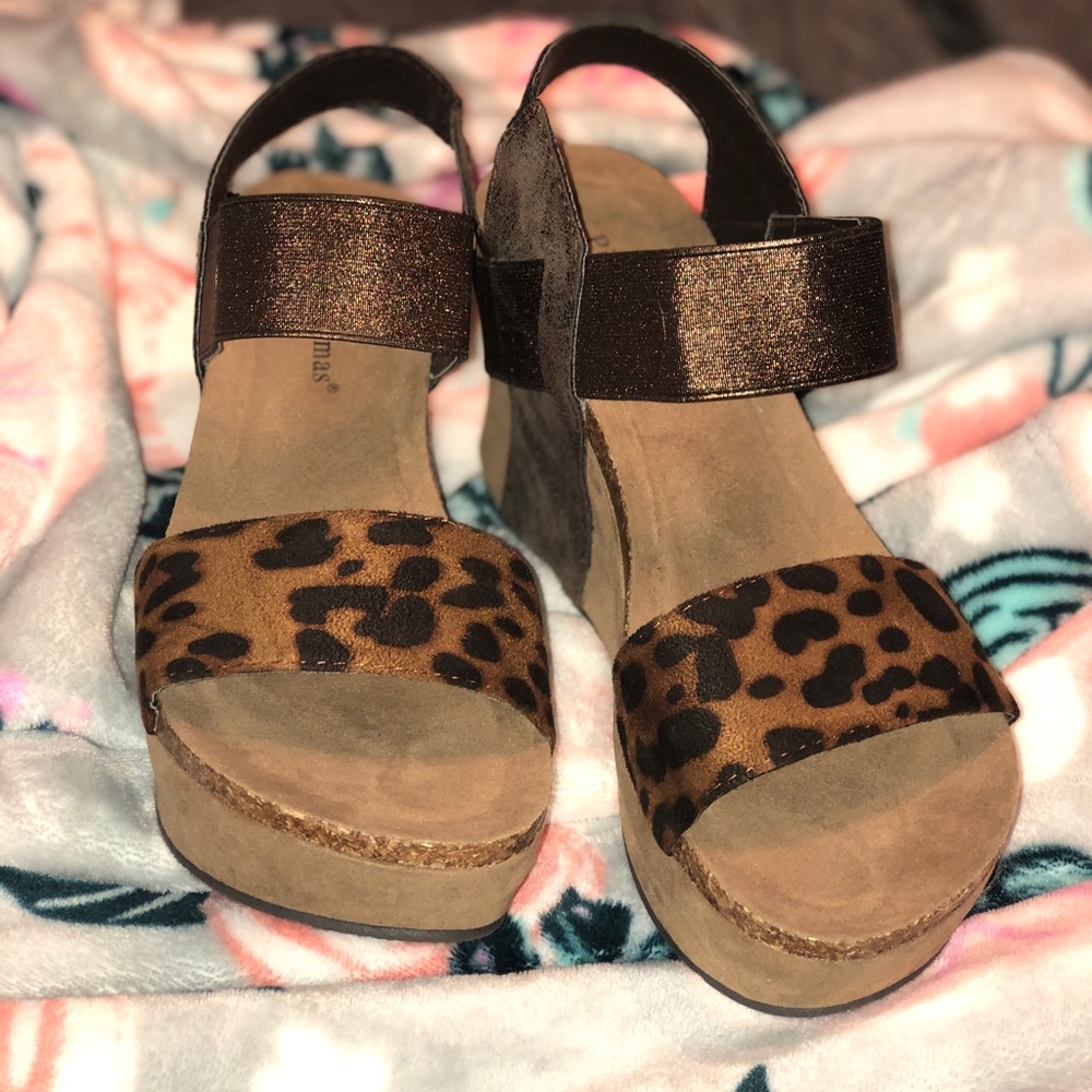 pierre dumas cheetah print wedges